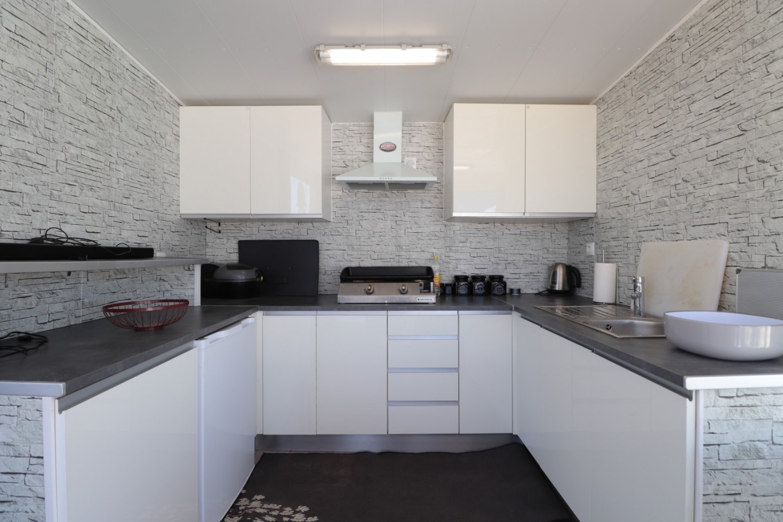 Landhaus-Villa mit 3 Schlafzimmern, 2 Bädern, Garage, Privatpool und schönem Ausblick