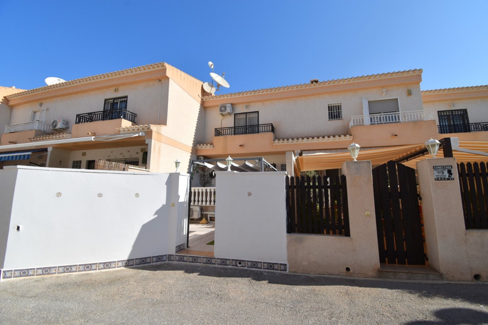 Orihuela Costa: Reihenhaus mit 4 Schlafzimmern, 2 Bädern und Gemeinschaftspools in Playa Flamenca Orihuela Costa: Reihenhaus mit 4 Schlafzimmern, 2 Bädern und Gemeinschaftspools in Playa Flamenca