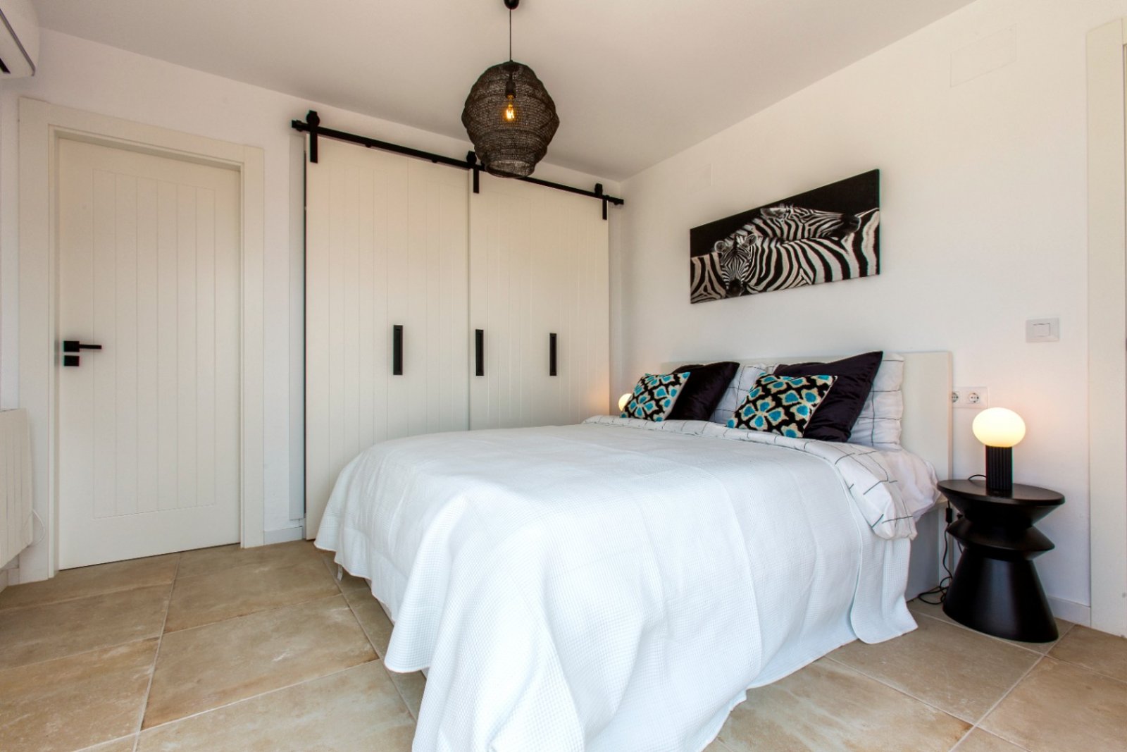 Wunderschön renovierte Villa mit 4 Schlafzimmern, 4 Bädern, Privatpool und Meerblick in Cala Advocat