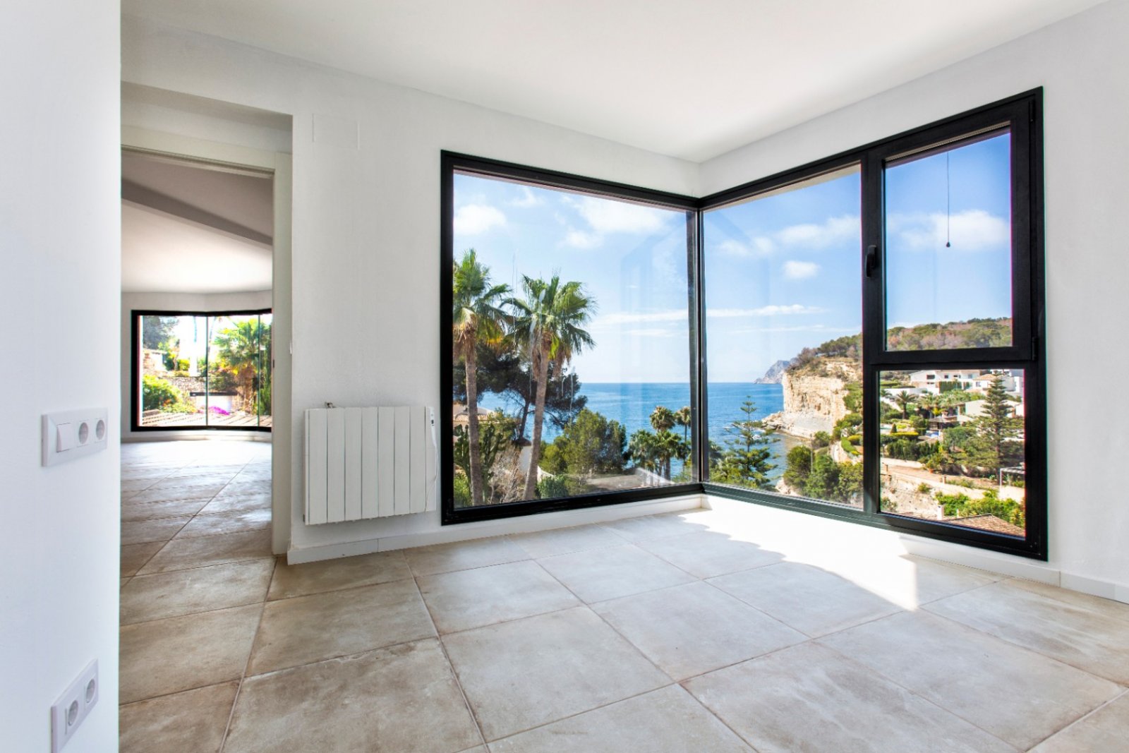 Wunderschön renovierte Villa mit 4 Schlafzimmern, 4 Bädern, Privatpool und Meerblick in Cala Advocat