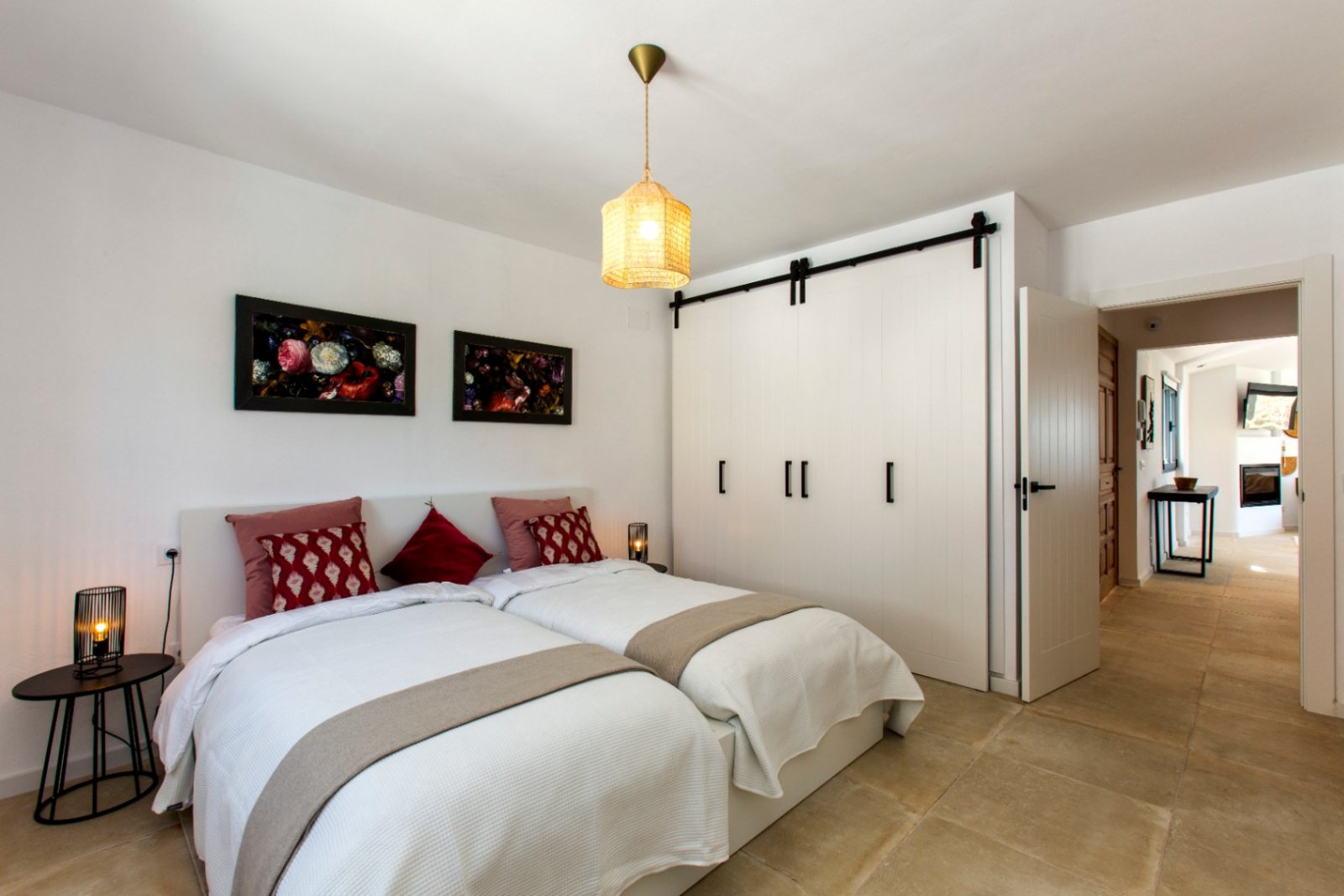 Wunderschön renovierte Villa mit 4 Schlafzimmern, 4 Bädern, Privatpool und Meerblick in Cala Advocat