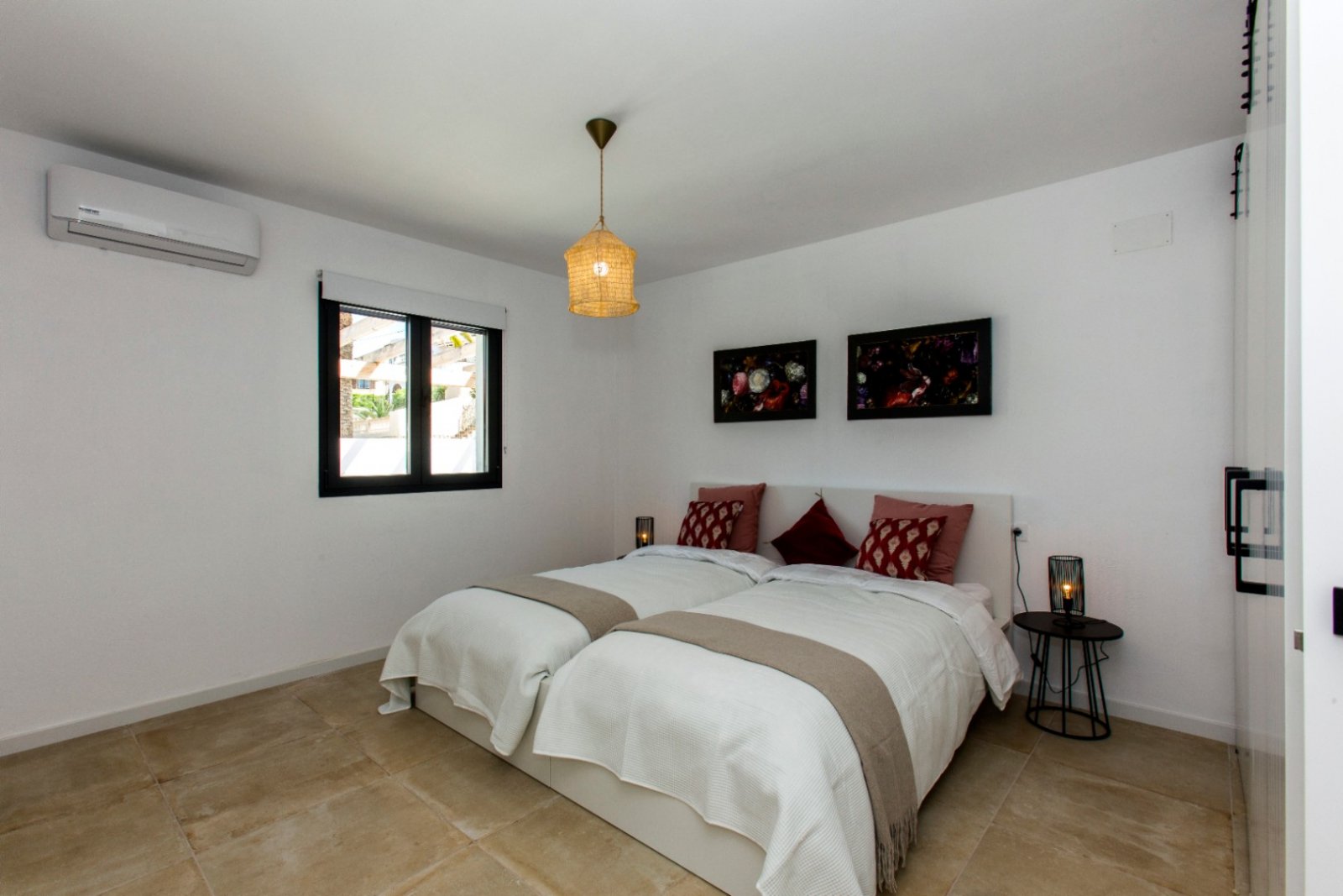 Wunderschön renovierte Villa mit 4 Schlafzimmern, 4 Bädern, Privatpool und Meerblick in Cala Advocat