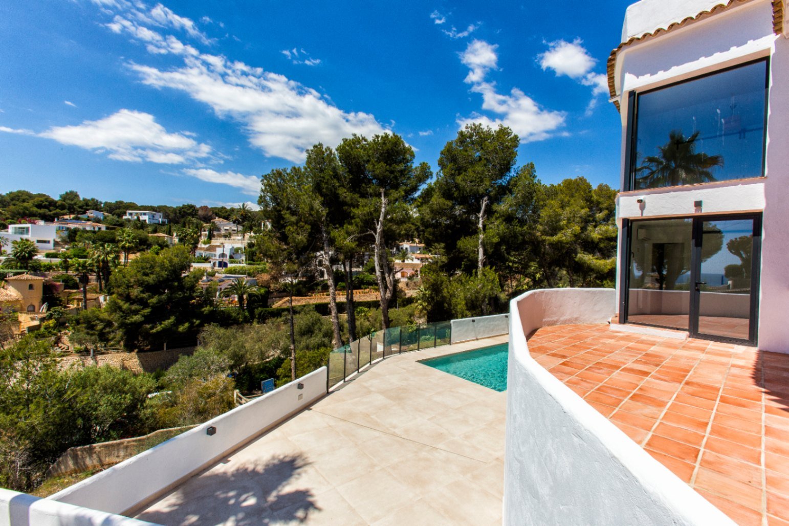 Wunderschön renovierte Villa mit 4 Schlafzimmern, 4 Bädern, Privatpool und Meerblick in Cala Advocat