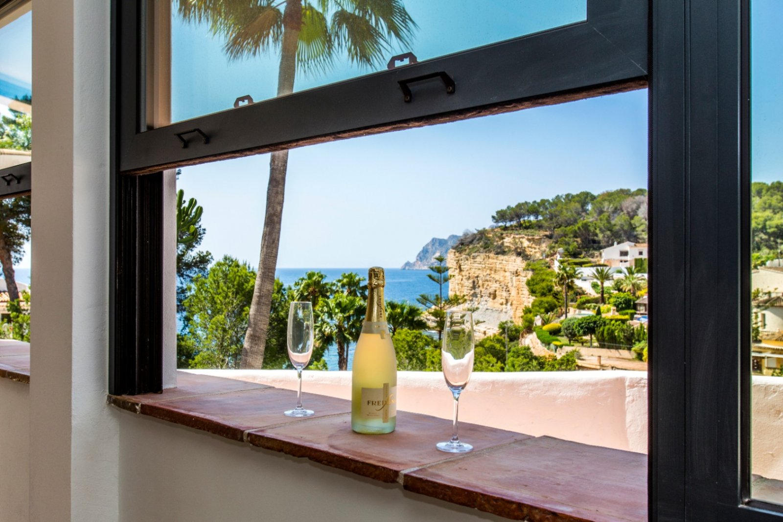 Wunderschön renovierte Villa mit 4 Schlafzimmern, 4 Bädern, Privatpool und Meerblick in Cala Advocat