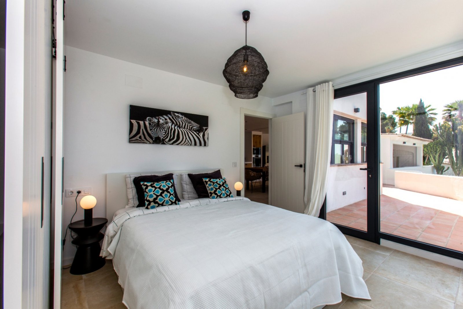 Wunderschön renovierte Villa mit 4 Schlafzimmern, 4 Bädern, Privatpool und Meerblick in Cala Advocat