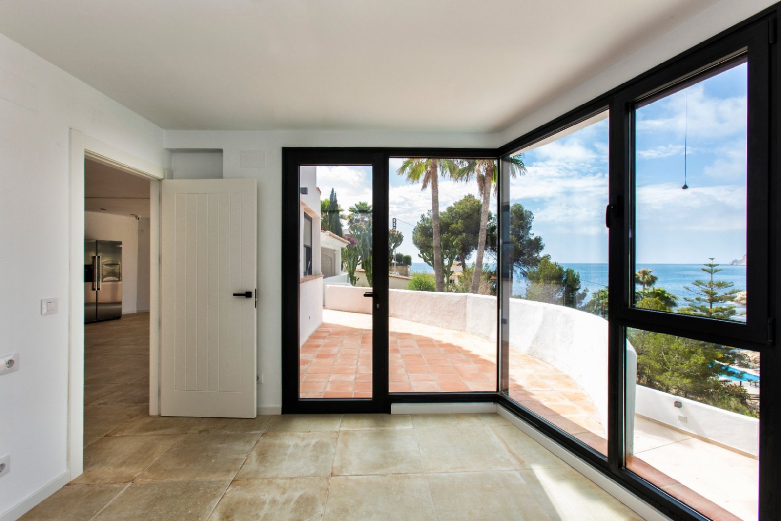 Wunderschön renovierte Villa mit 4 Schlafzimmern, 4 Bädern, Privatpool und Meerblick in Cala Advocat