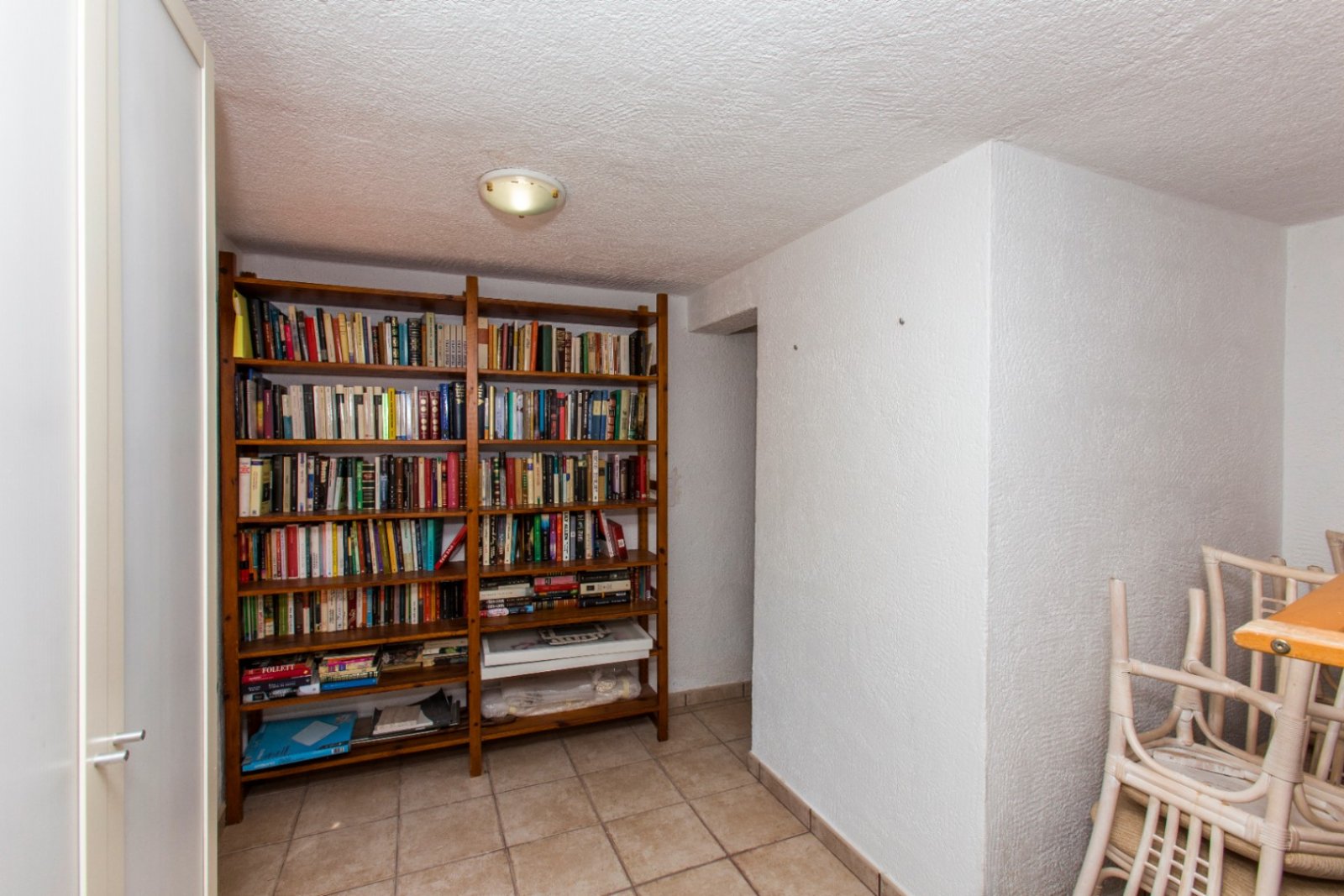 Villa in Monte Pedreguer mit Meerblick, Gästeunterkunft, vier Schlafzimmern, ebenem Grundstück, Dachterrasse und Platz für einen Pool
