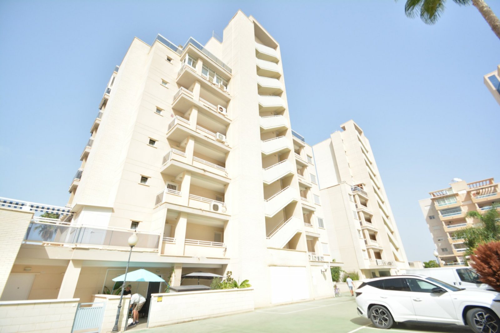 Wohnung mit 2 Schlafzimmern, 1 Badezimmer, Parkplatz und Gemeinschaftspool