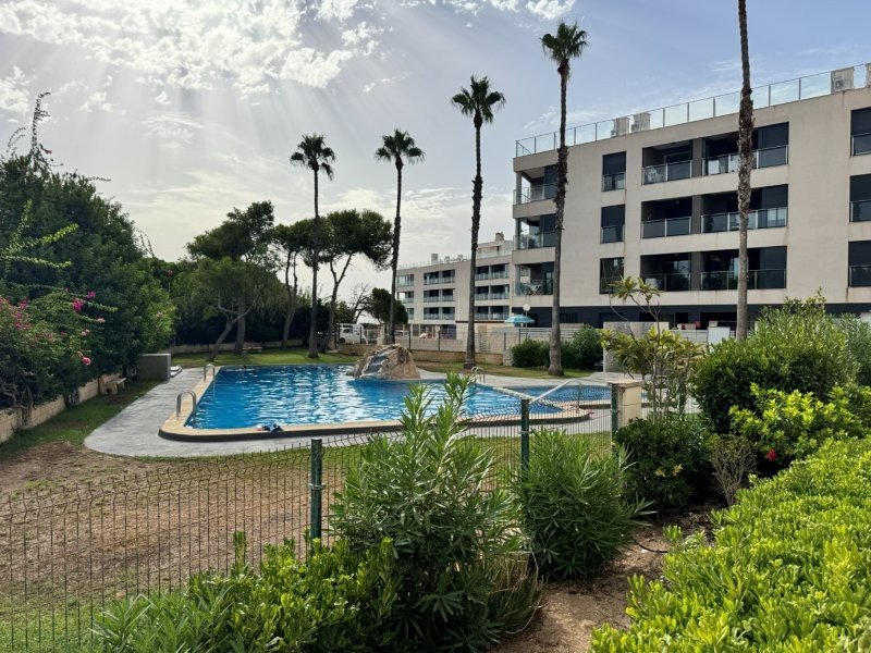 La Mata: Erdgeschosswohnung mit 3 Schlafzimmern, 1 Bad, Tiefgaragenstellplatz und Gemeinschaftspool nur 300 m vom Strand La Mata: Erdgeschosswohnung mit 3 Schlafzimmern, 1 Bad, Tiefgaragenstellplatz und Gemeinschaftspool nur 300 m vom Strand