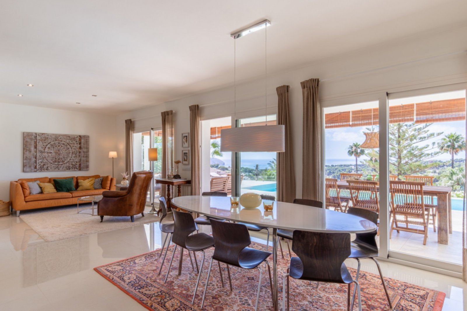 Moderne Villa mit spektakulärem Meerblick