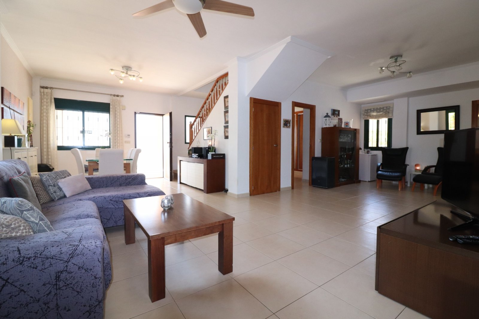 Exklusive Villa mit 4 Schlafzimmern, 2 Bädern und Privatpool