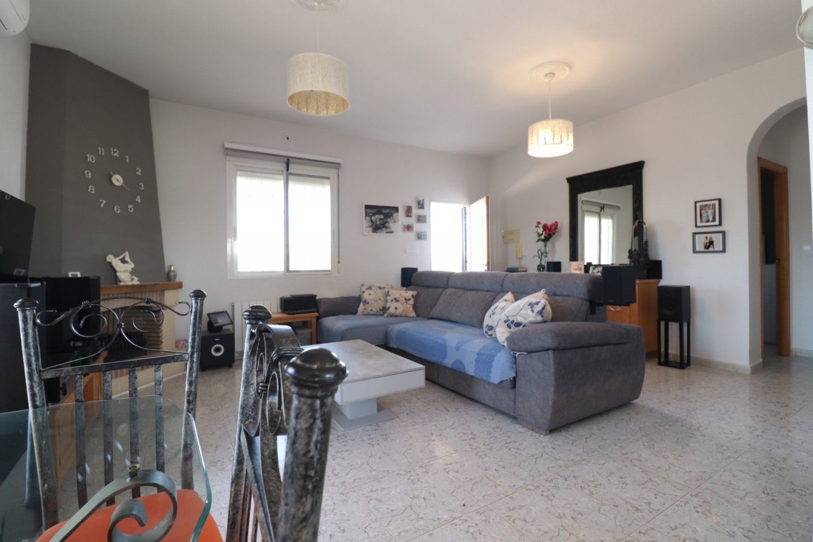 Landhaus-Villa mit 3 Schlafzimmern, 2 Bädern, Garage, Privatpool und schönem Ausblick