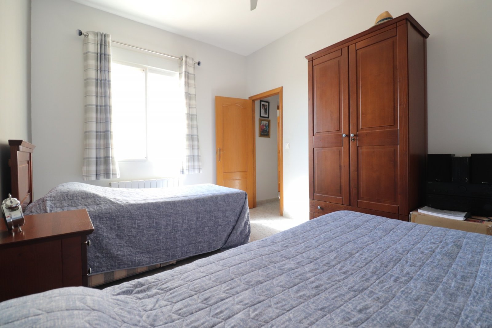 Landhaus-Villa mit 3 Schlafzimmern, 2 Bädern, Garage, Privatpool und schönem Ausblick