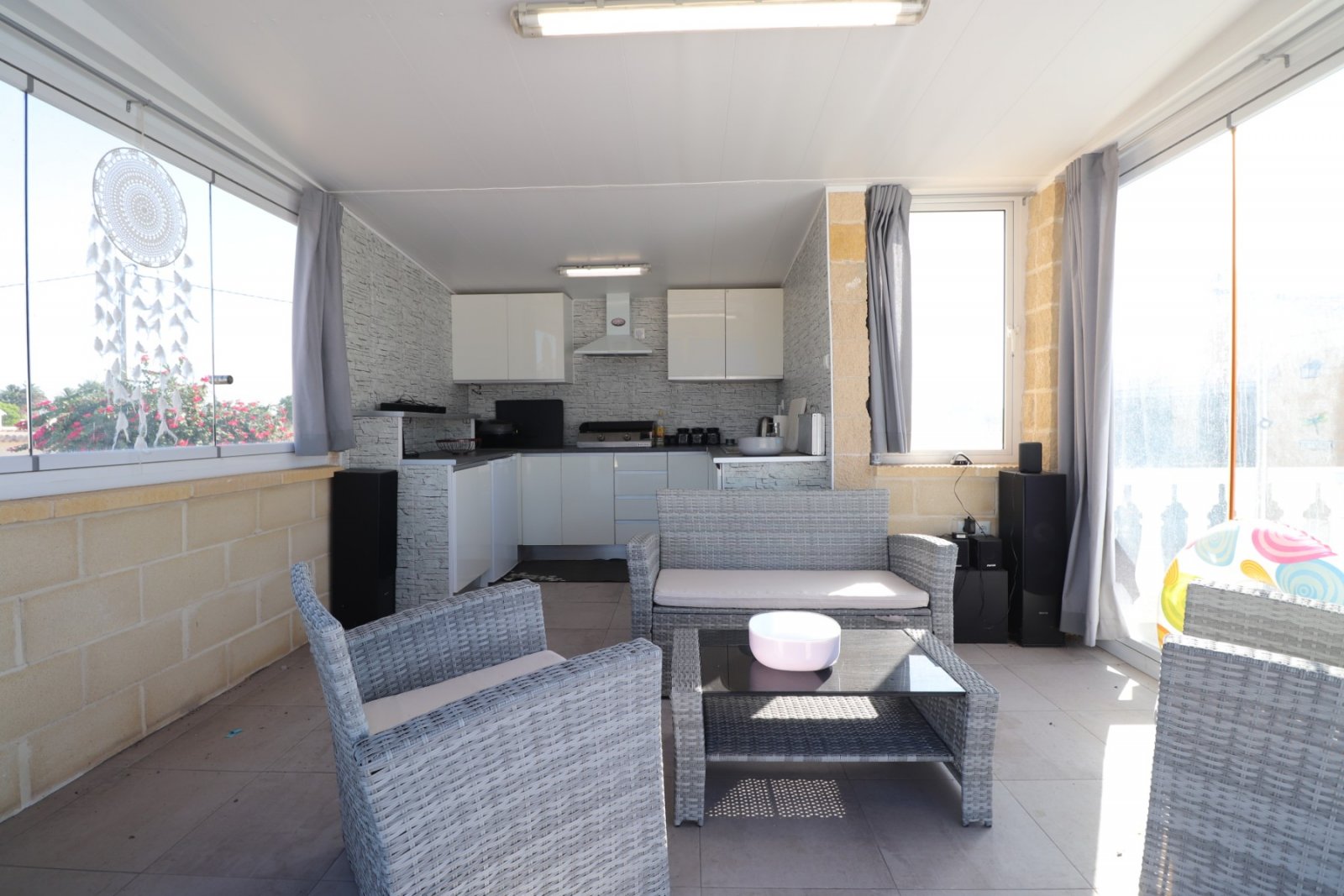 Landhaus-Villa mit 3 Schlafzimmern, 2 Bädern, Garage, Privatpool und schönem Ausblick