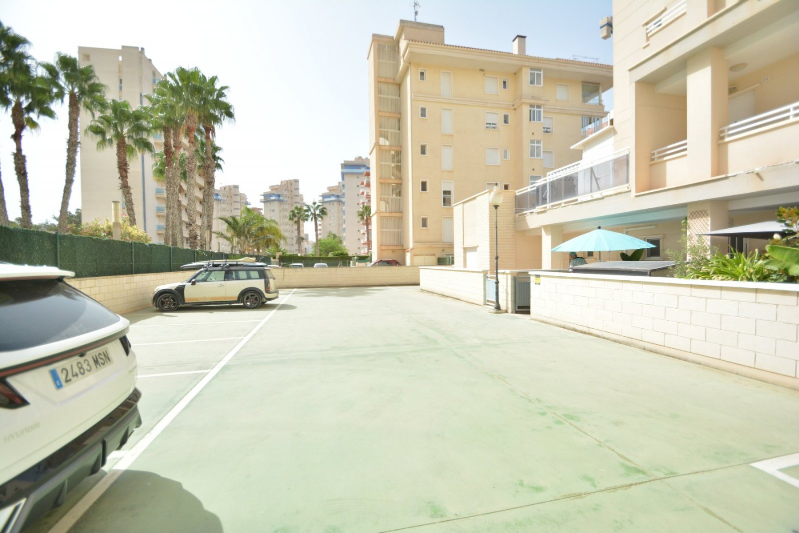 Wohnung mit 2 Schlafzimmern, 1 Badezimmer, Parkplatz und Gemeinschaftspool
