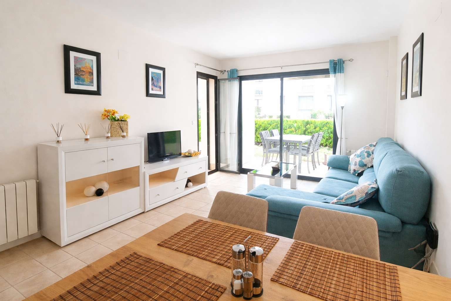 Elegante Erdgeschosswohnung mit 2 Schlafzimmern und 2 Bädern in einem aufstrebenden Golfresort