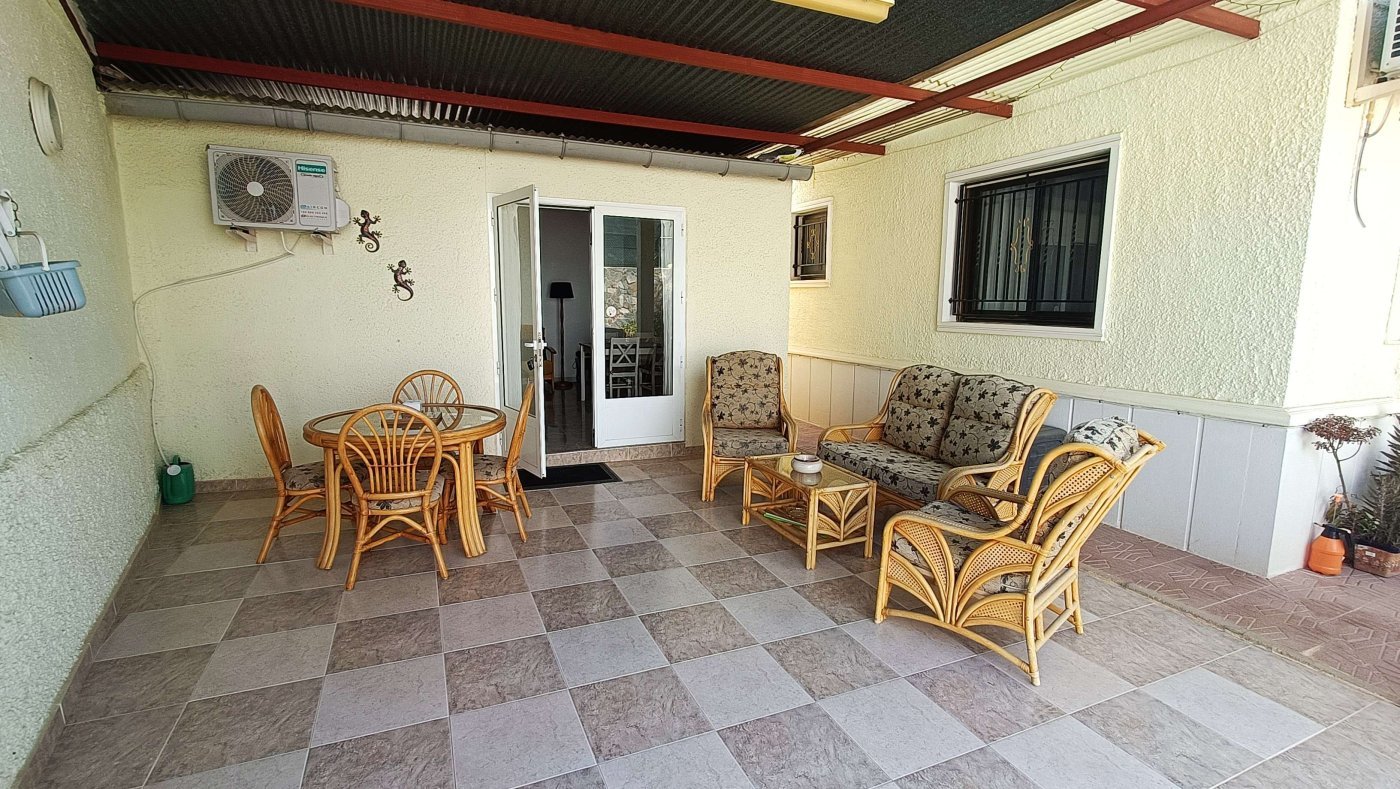 Atemberaubende freistehende Villa mit privatem Pool, separatem Gästeappartement, Garage und Kellerräumen am Stadtrand von Crevillent