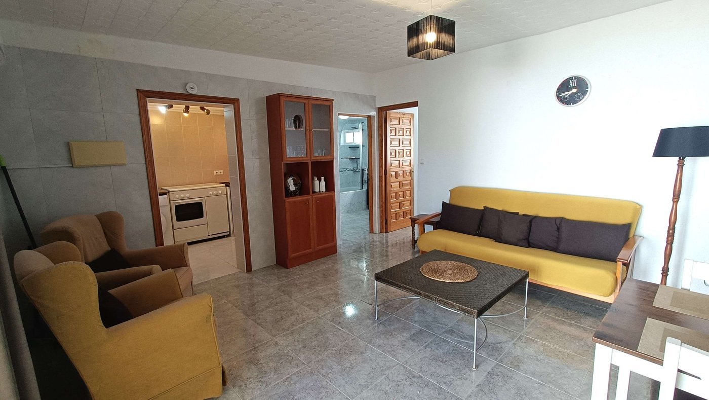 Atemberaubende freistehende Villa mit privatem Pool, separatem Gästeappartement, Garage und Kellerräumen am Stadtrand von Crevillent