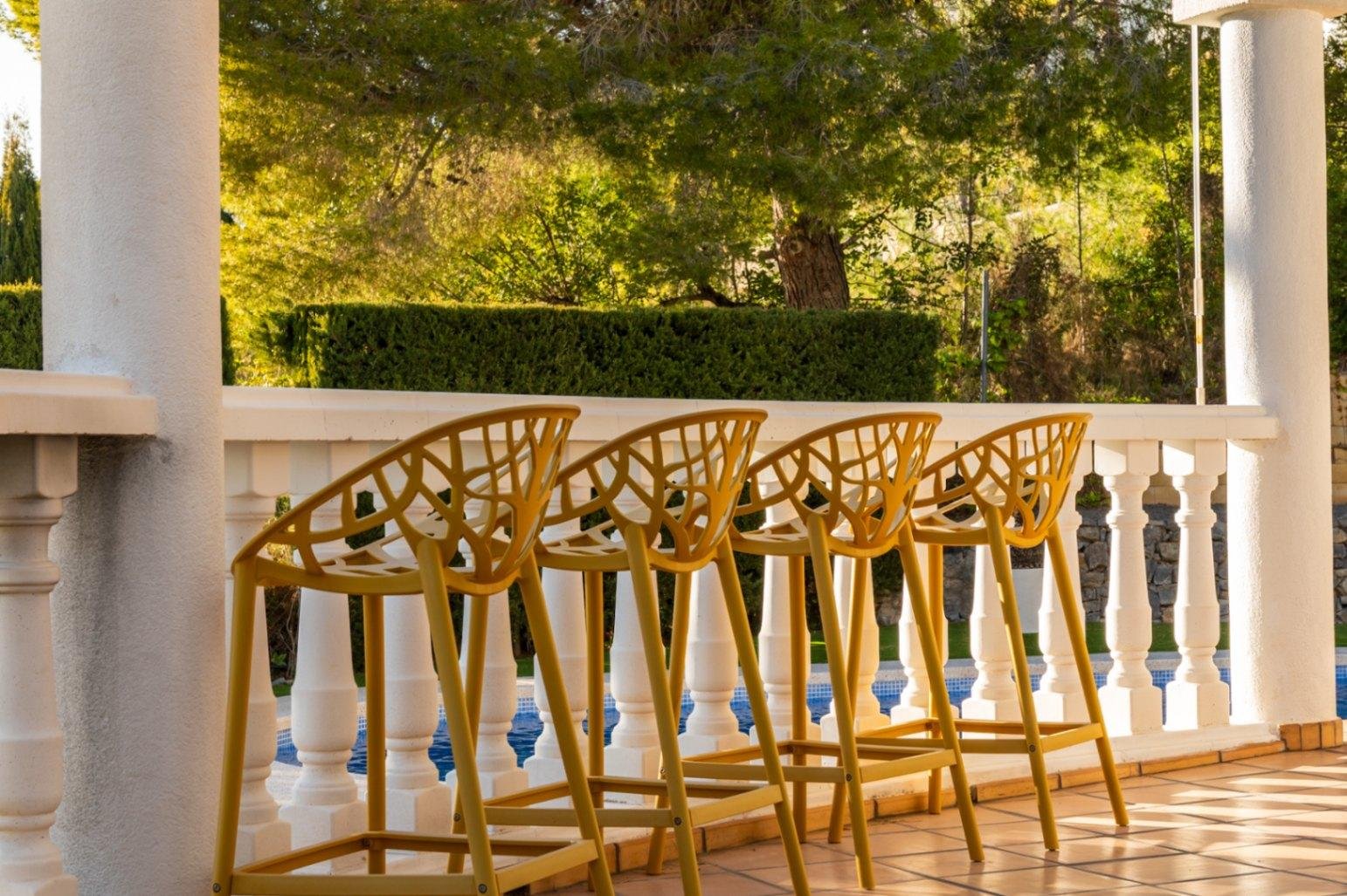 Villa in mediterranem Stil mit beheiztem Pool und viel Privatsphäre in der Nähe des Golfplatzes von Altea