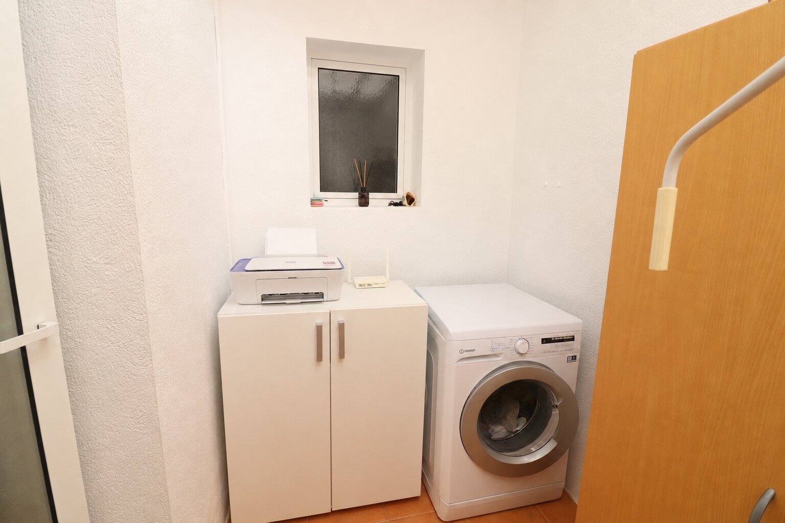 Quattrohaus mit 2 Schlafzimmern, 2 Bädern und Gemeinschaftspool in Montebello