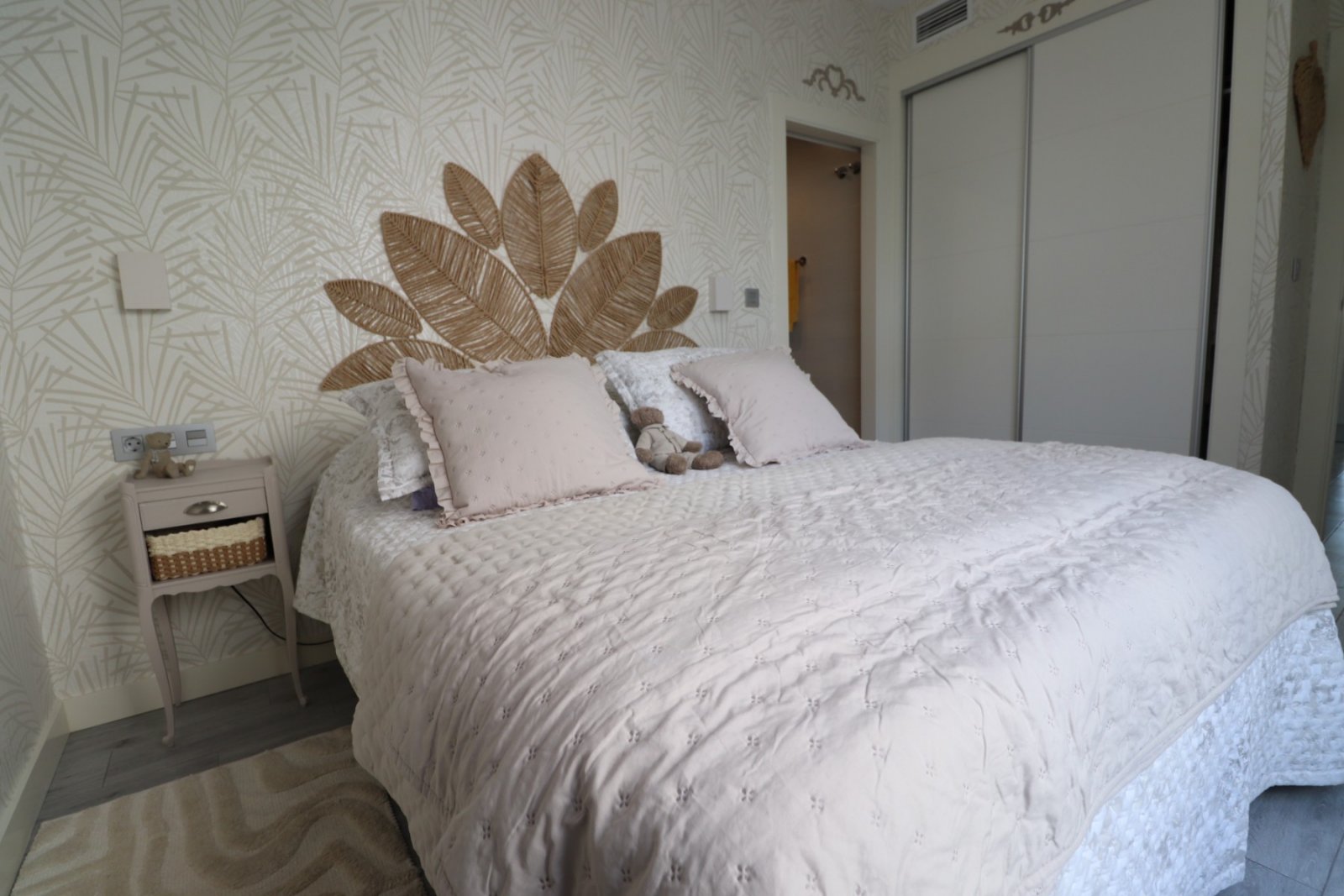 Moderne Doppelhaushälfte mit 3 Schlafzimmern, 2 Bädern und Privatpool in Daya Vieja