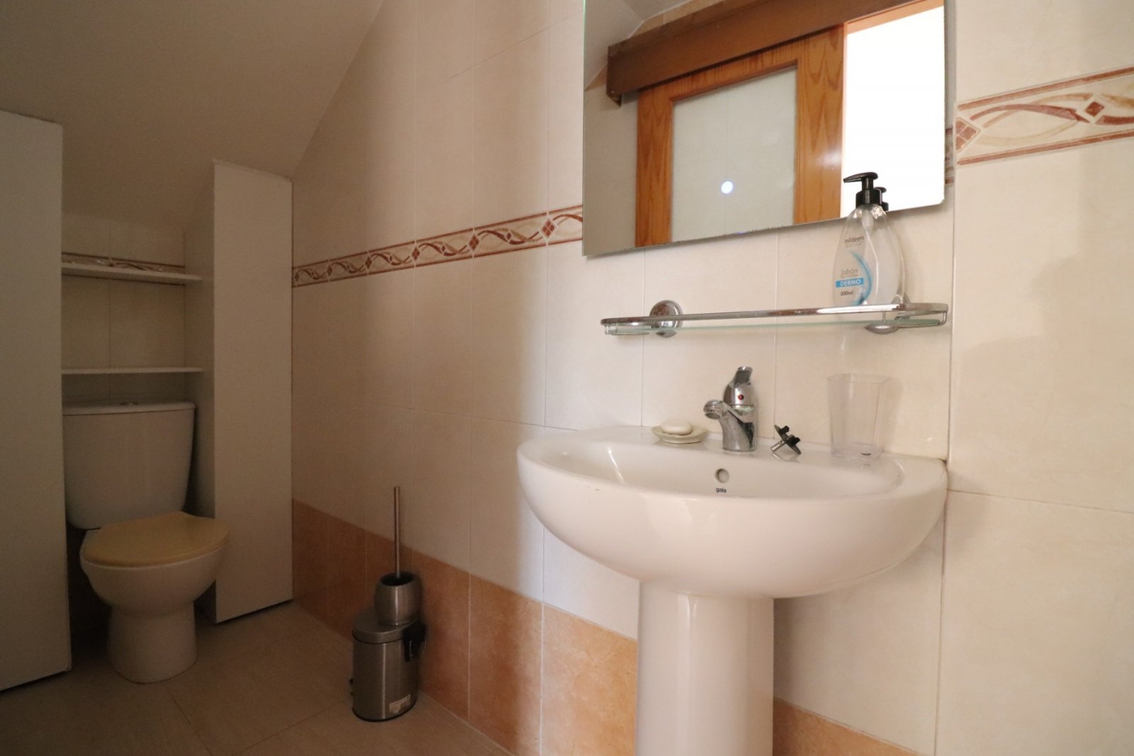 Quattrovilla mit 3 Schlafzimmern, 1 Bad, 1 Gäste-WC und Gemeinschaftspool
