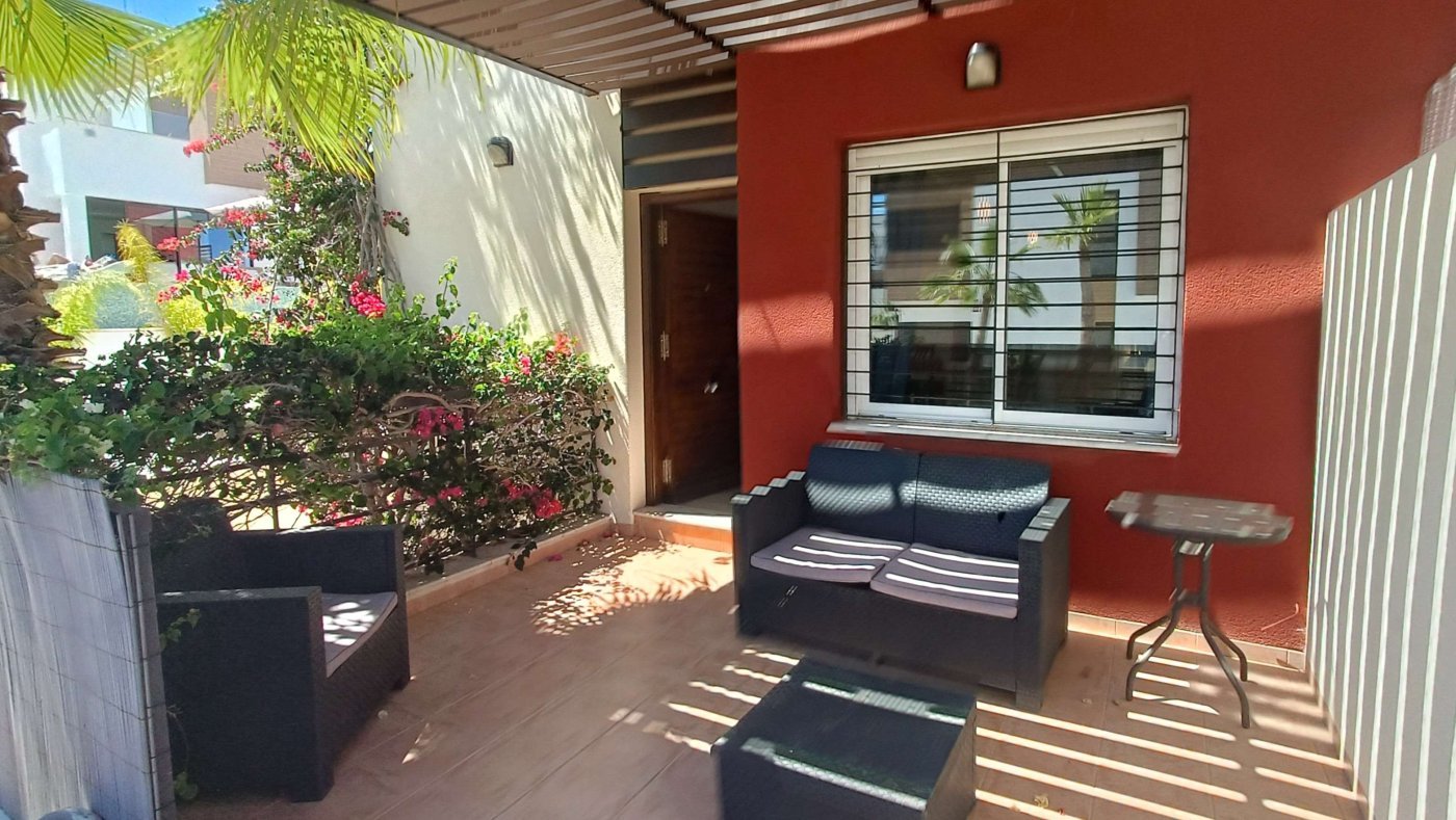 Wunderschöne Quattrovilla mit 3 Schlafzimmern, 2 Bädern, großer Dachterrasse, Keller und Garage im La Finca Golf and Spa Resort