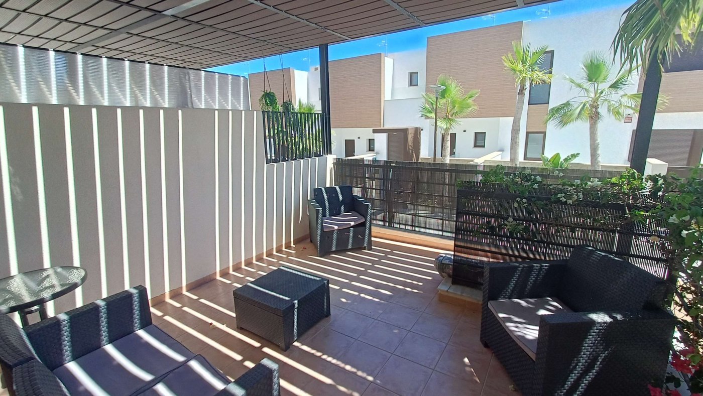 Wunderschöne Quattrovilla mit 3 Schlafzimmern, 2 Bädern, großer Dachterrasse, Keller und Garage im La Finca Golf and Spa Resort