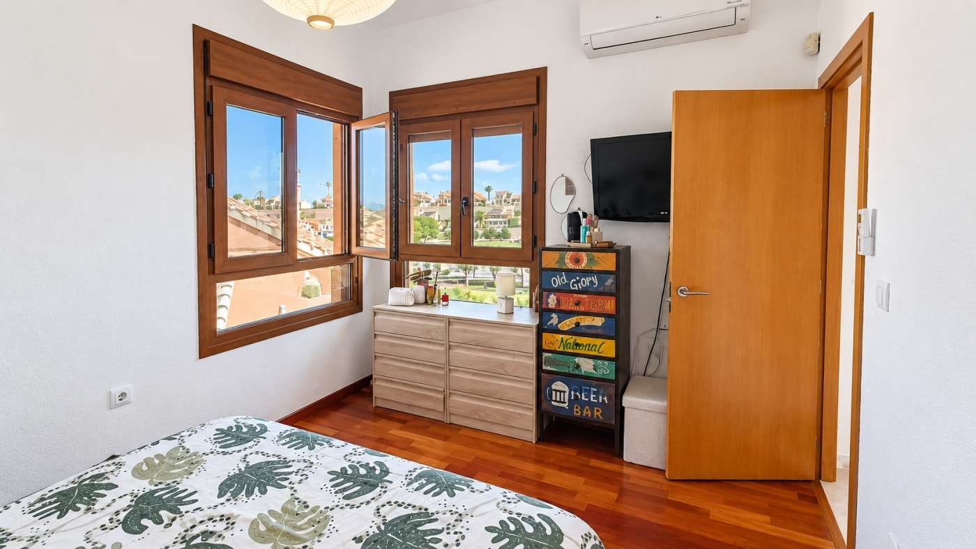 Villa mit 3 Schlafzimmern und 2 Bädern in erster Linie am Golfplatz vom La Finca Resort