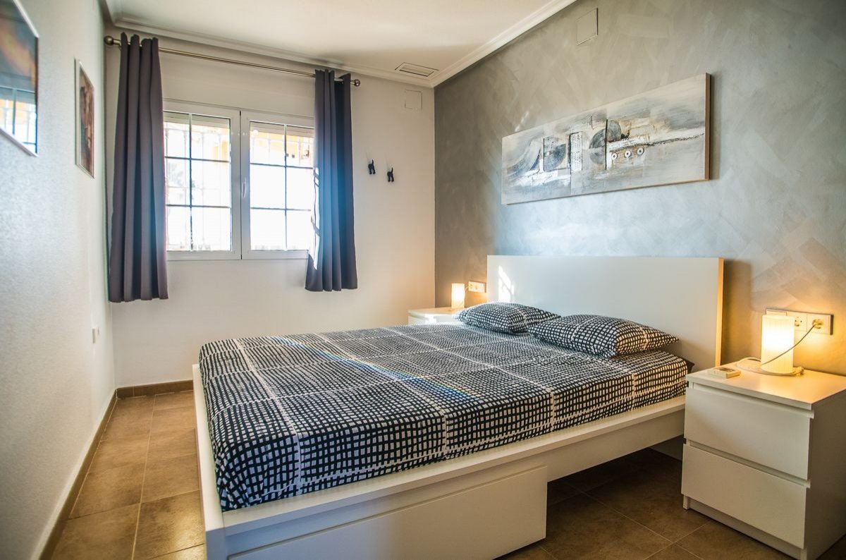 Wunderschöne Villa im spanischen Stil in Catral