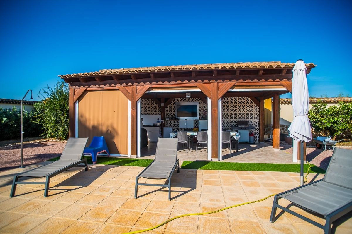 Wunderschöne Villa im spanischen Stil in Catral