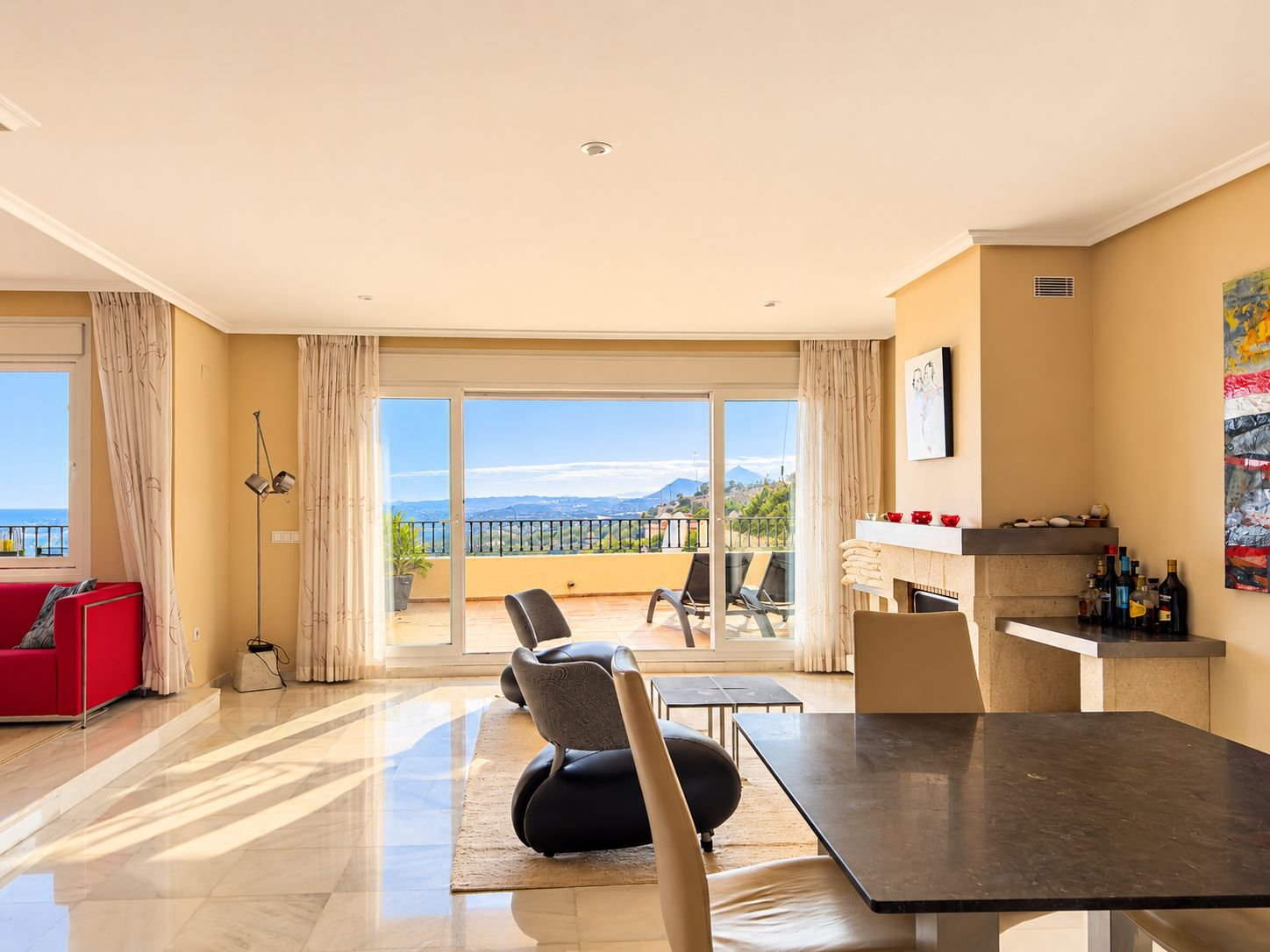 Wohnung mit großer Terrasse und Meerblick in Altea Hills