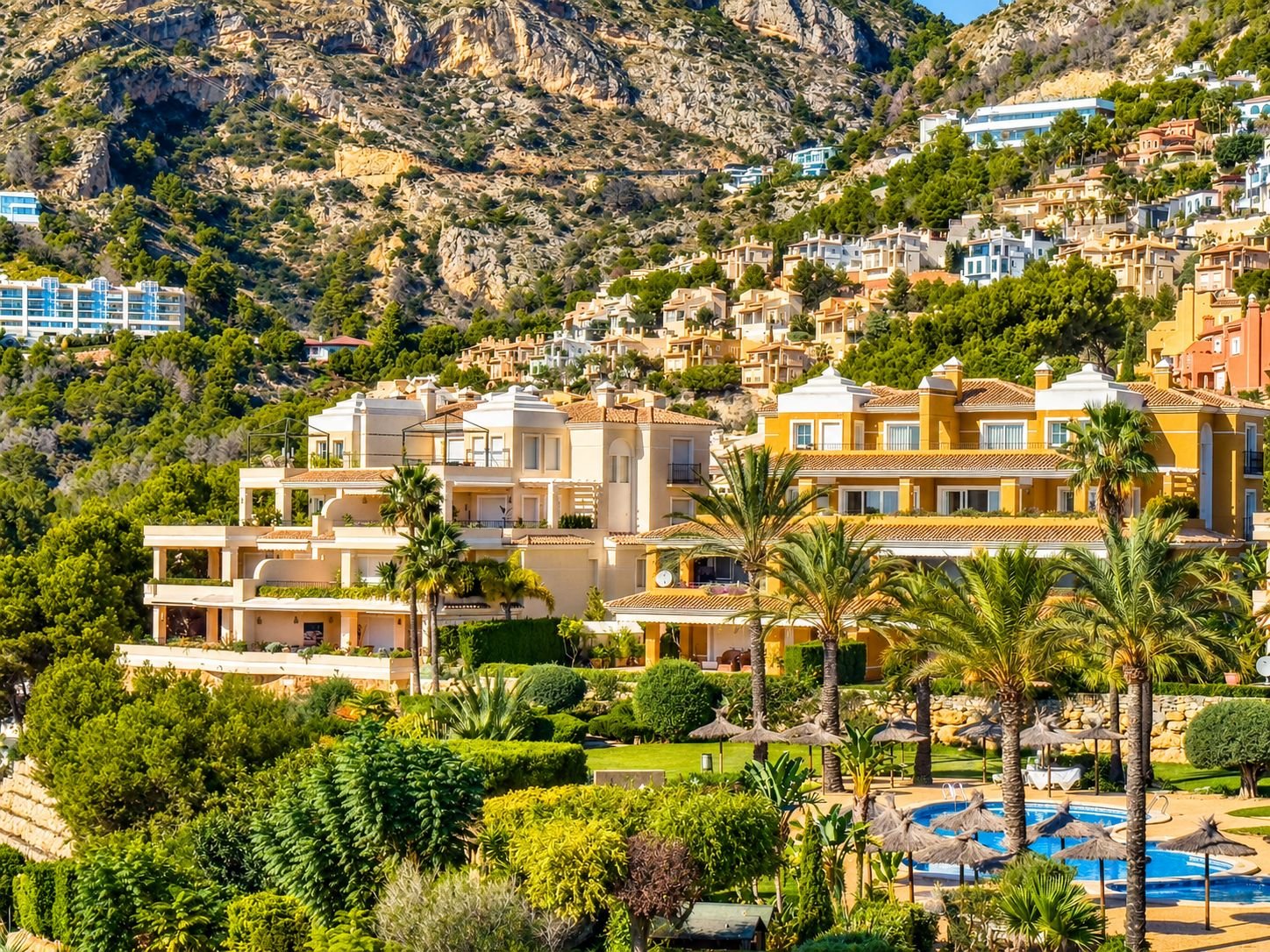 Wohnung mit großer Terrasse und Meerblick in Altea Hills