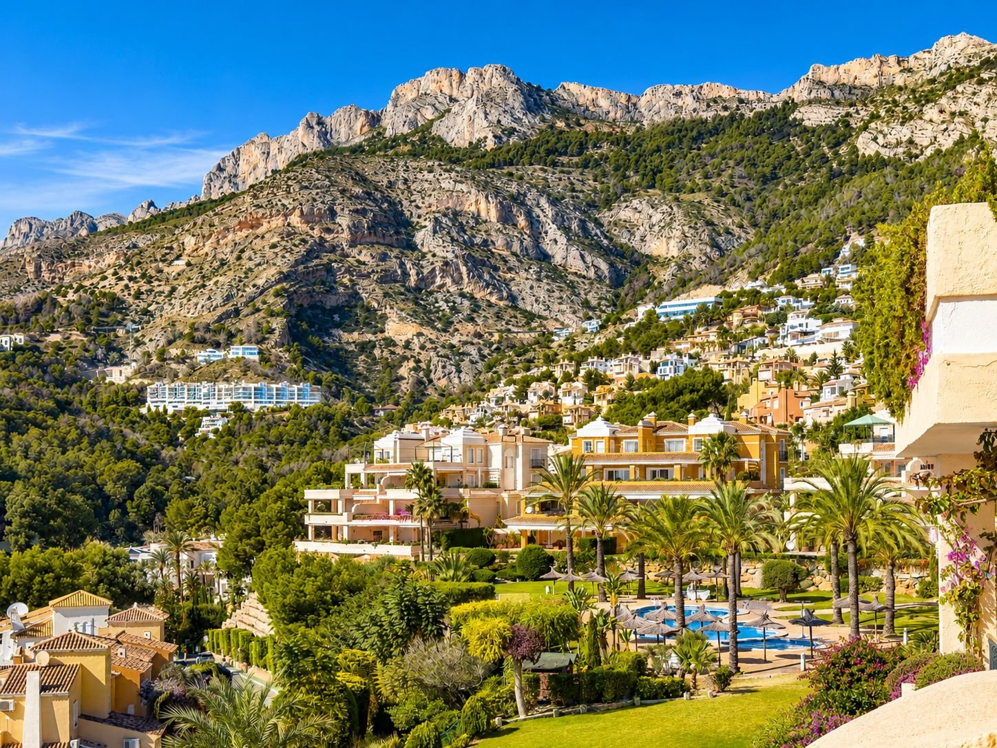 Wohnung mit großer Terrasse und Meerblick in Altea Hills