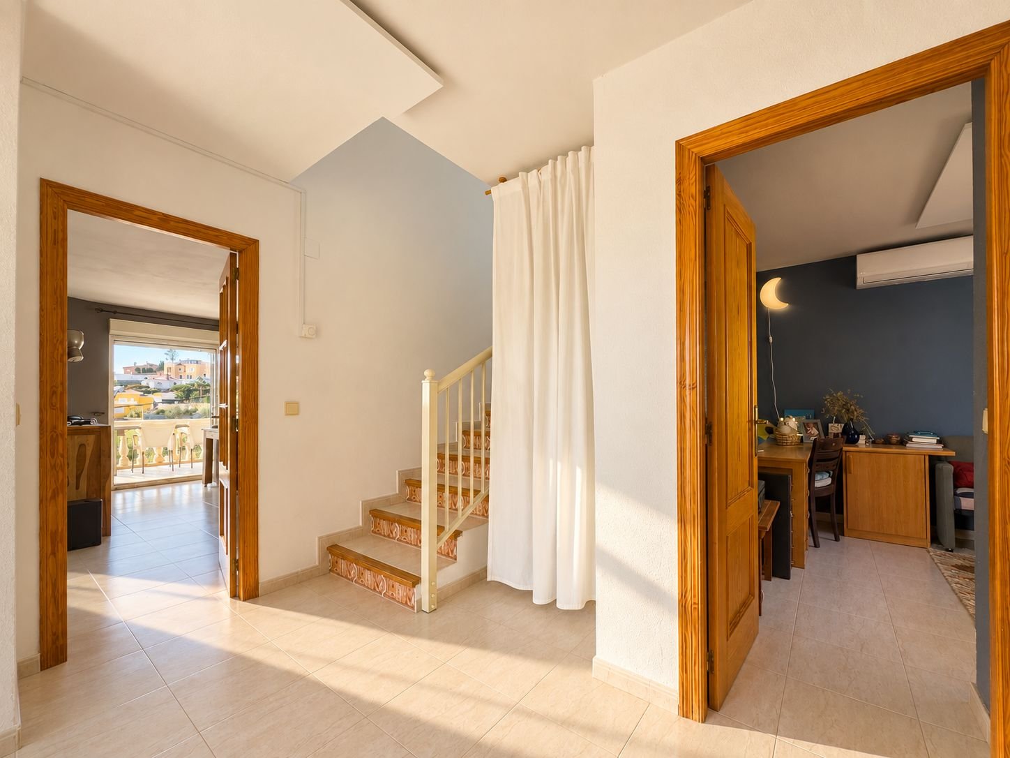 Mediterrane Villa mit Meerblick in Strandnähe in Cala D'or - El Campello