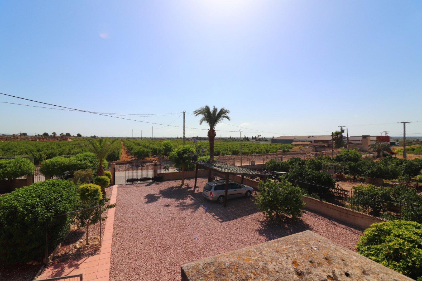 Nach Süden ausgerichtete renovierte Doppelhaushälfte mit vier Schlafzimmern in Albatera