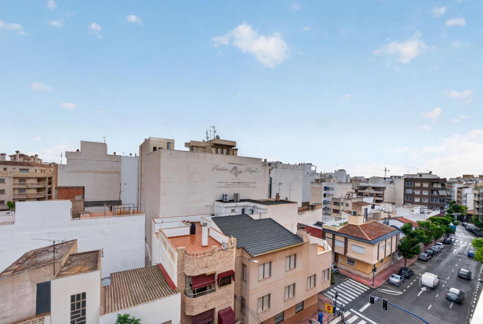 Wohnung im obersten Stockwerk im Zentrum von Torrevieja – großzügig, hell und nahe am Hafen