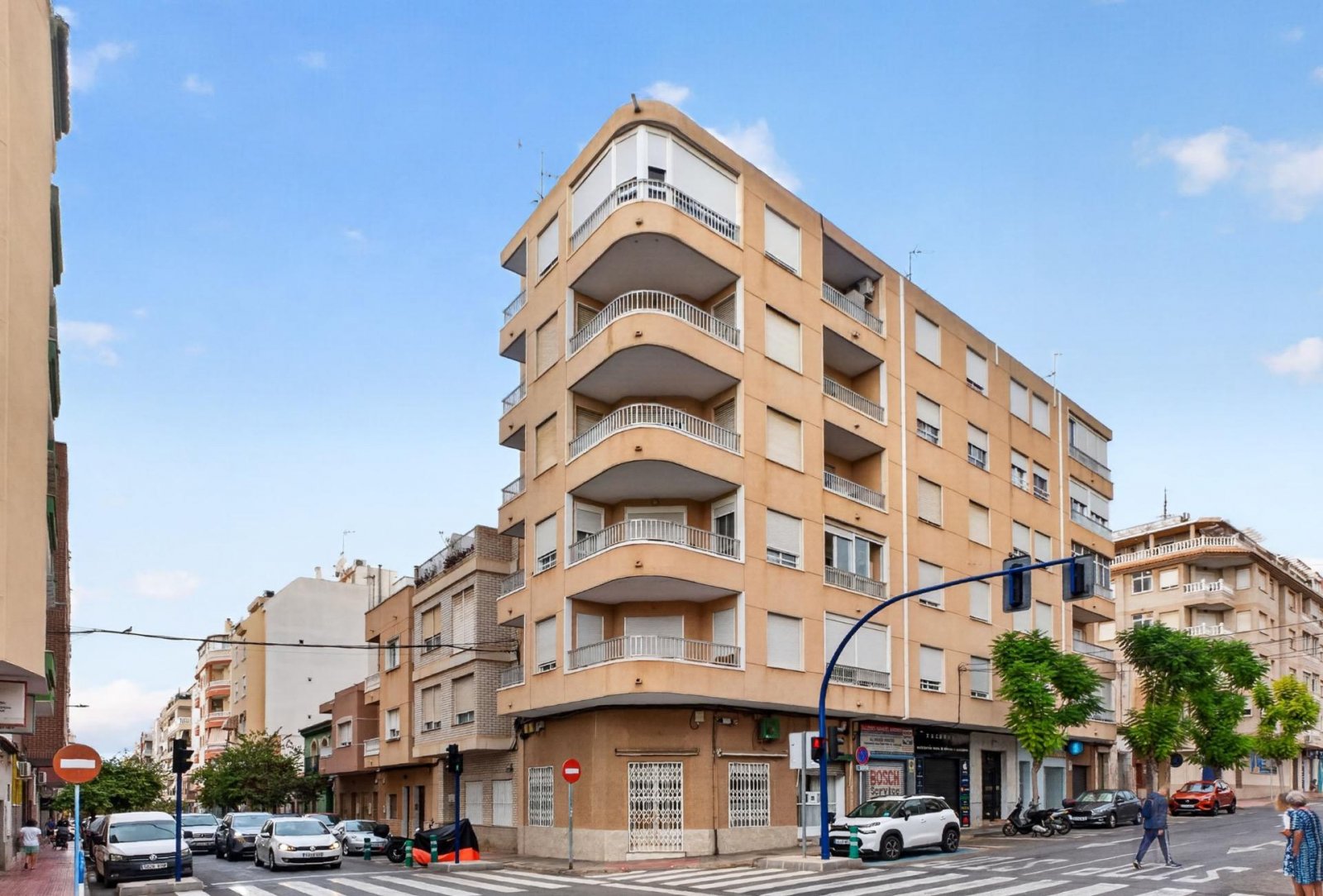Wohnung im obersten Stockwerk im Zentrum von Torrevieja – großzügig, hell und nahe am Hafen