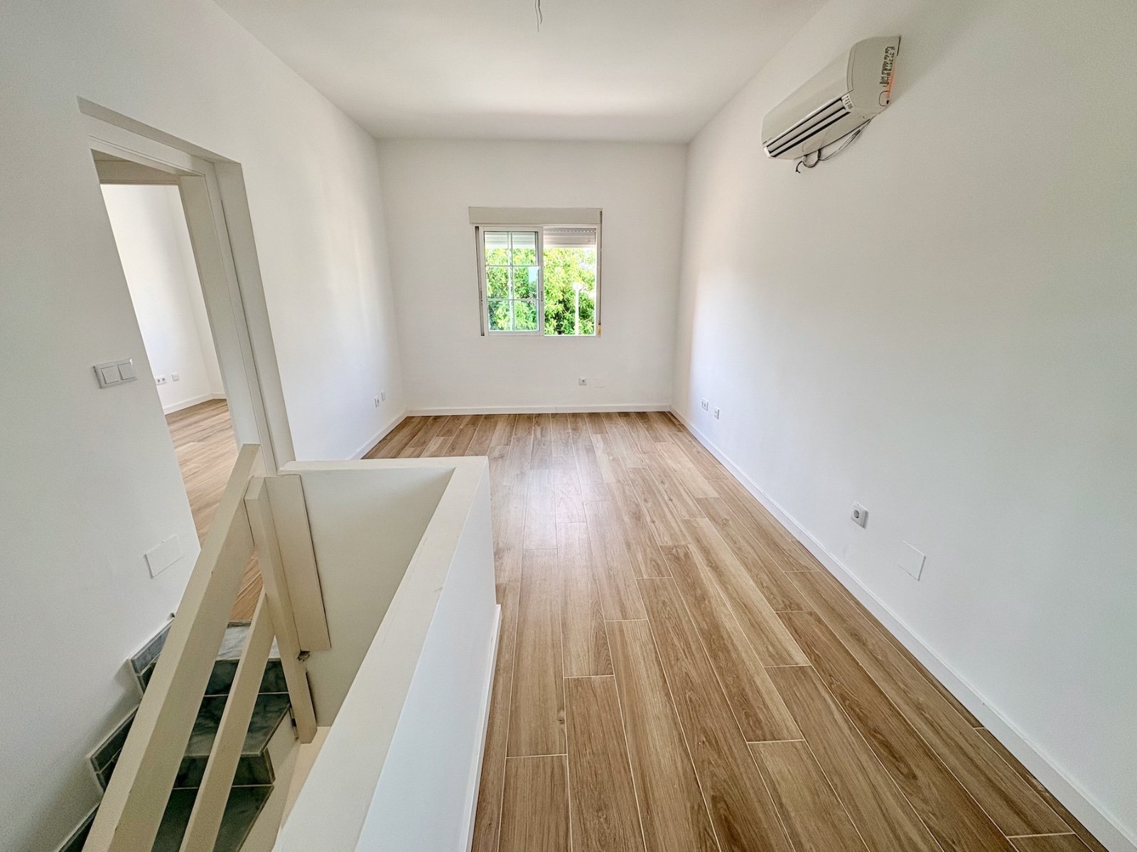 Villa mit 4 Schlafzimmern, 2 Bädern und Gemeinschaftspool