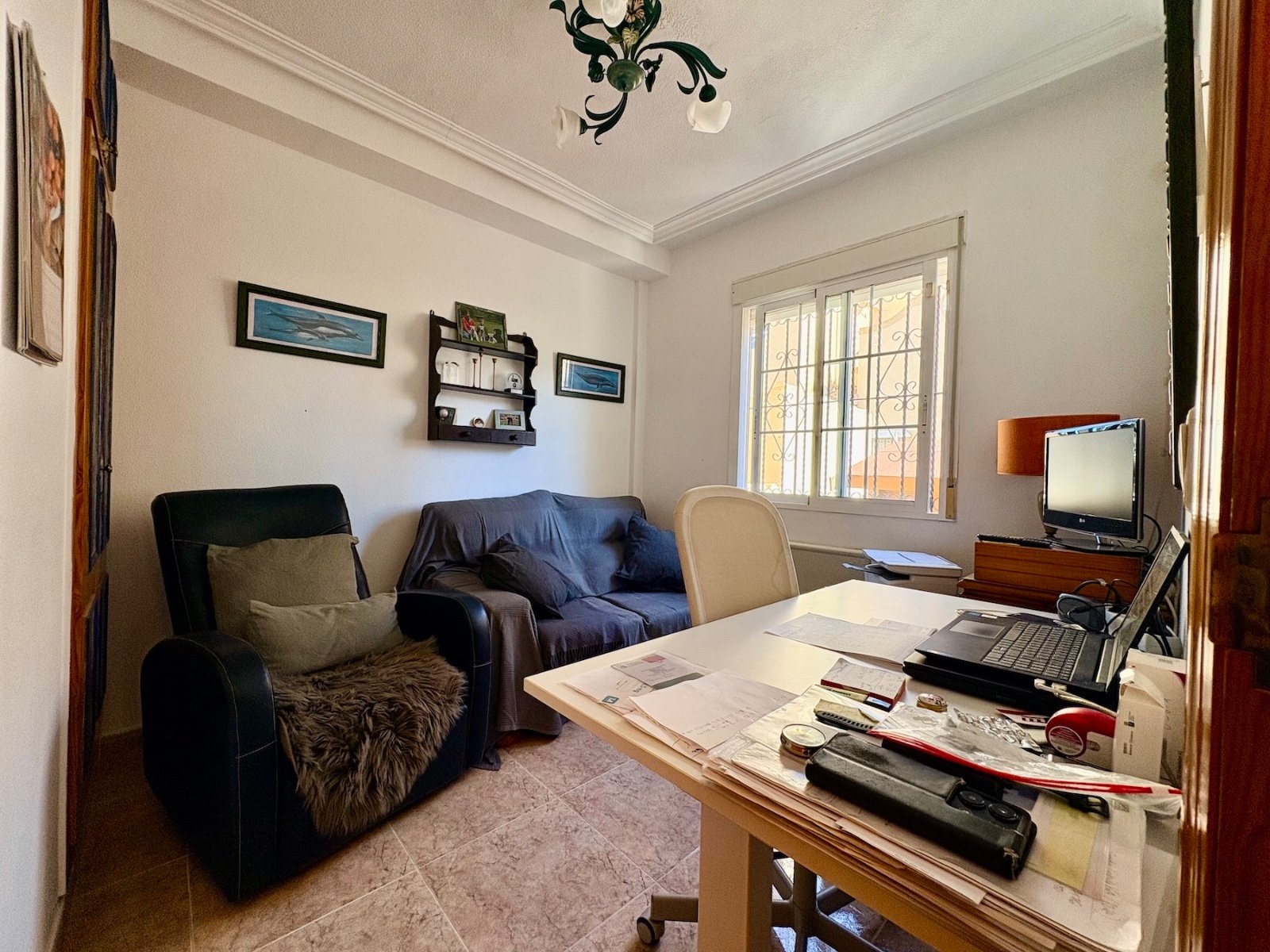 Reihenhaus mit 3 Schlafzimmern, Turmzimmer, eigenem Garten und Dachterrasse in Playa Flamenca nur wenige Minuten vom Strand