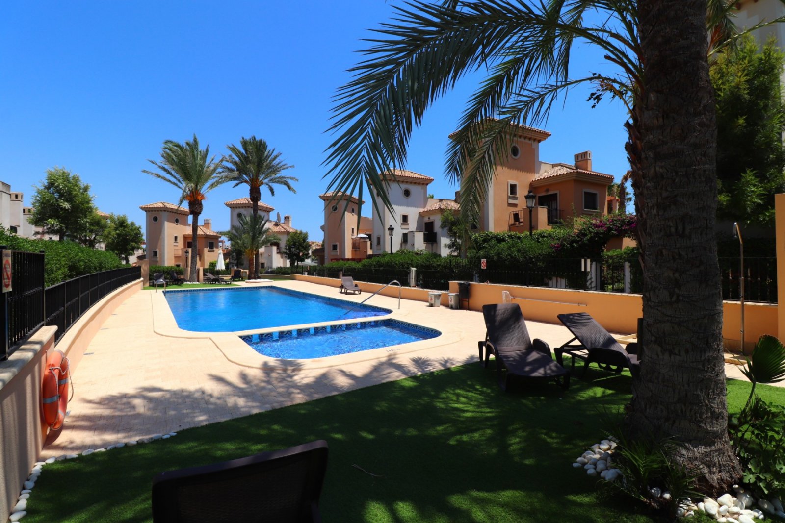 Semi-detached villa with 3 bedrooms, 2 bathrooms and communal pool on La Finca Golf Resort