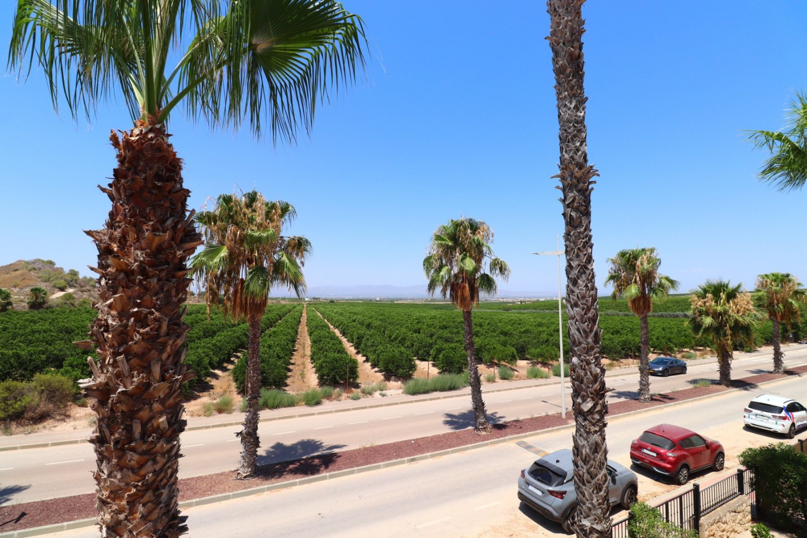 Semi-detached villa with 3 bedrooms, 2 bathrooms and communal pool on La Finca Golf Resort