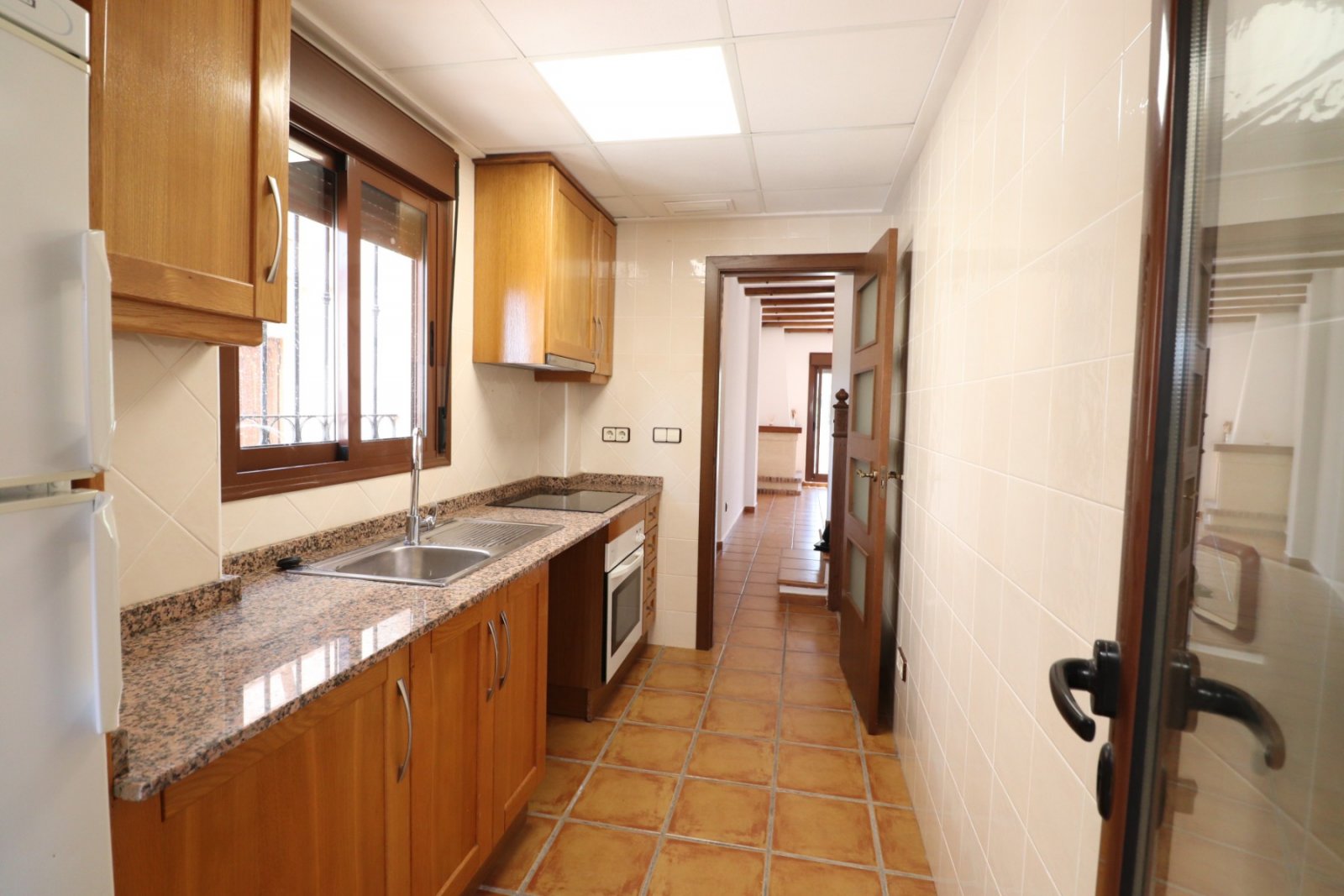Semi-detached villa with 3 bedrooms, 2 bathrooms and communal pool on La Finca Golf Resort