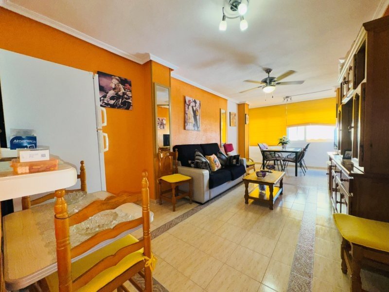 Apartment with 2 bedrooms and 1 bathroom in the heart of La Mata just 100 m from the beach