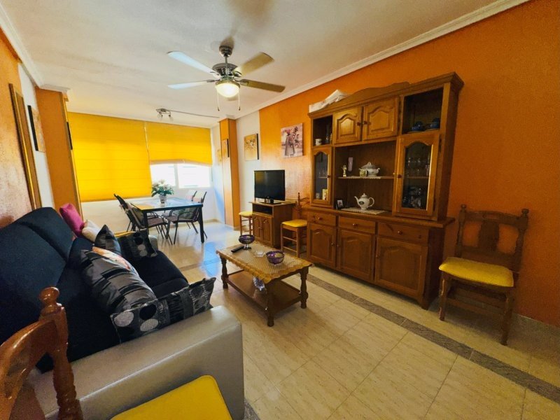 Apartment with 2 bedrooms and 1 bathroom in the heart of La Mata just 100 m from the beach
