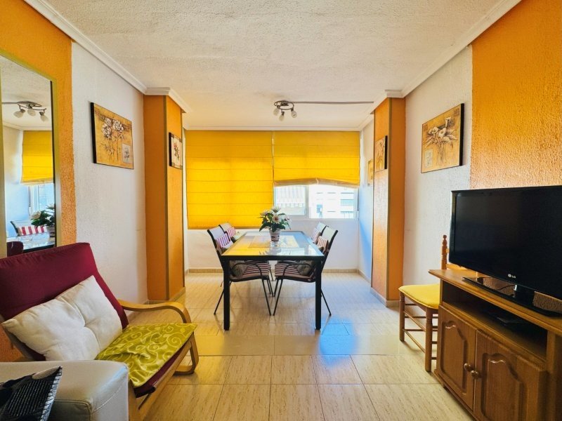Apartment with 2 bedrooms and 1 bathroom in the heart of La Mata just 100 m from the beach