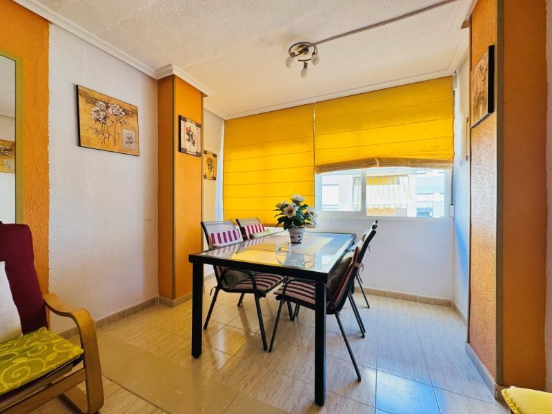 Apartment with 2 bedrooms and 1 bathroom in the heart of La Mata just 100 m from the beach