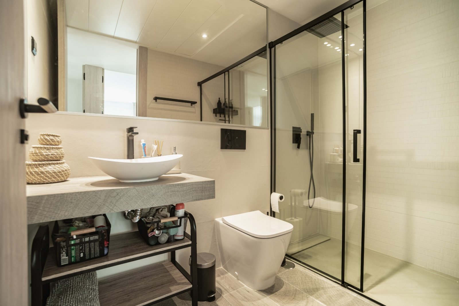 Luxury ground floor flat with 3 bedrooms, 2 bathrooms, underground parking space and communal pool at La Finca Golf Resort