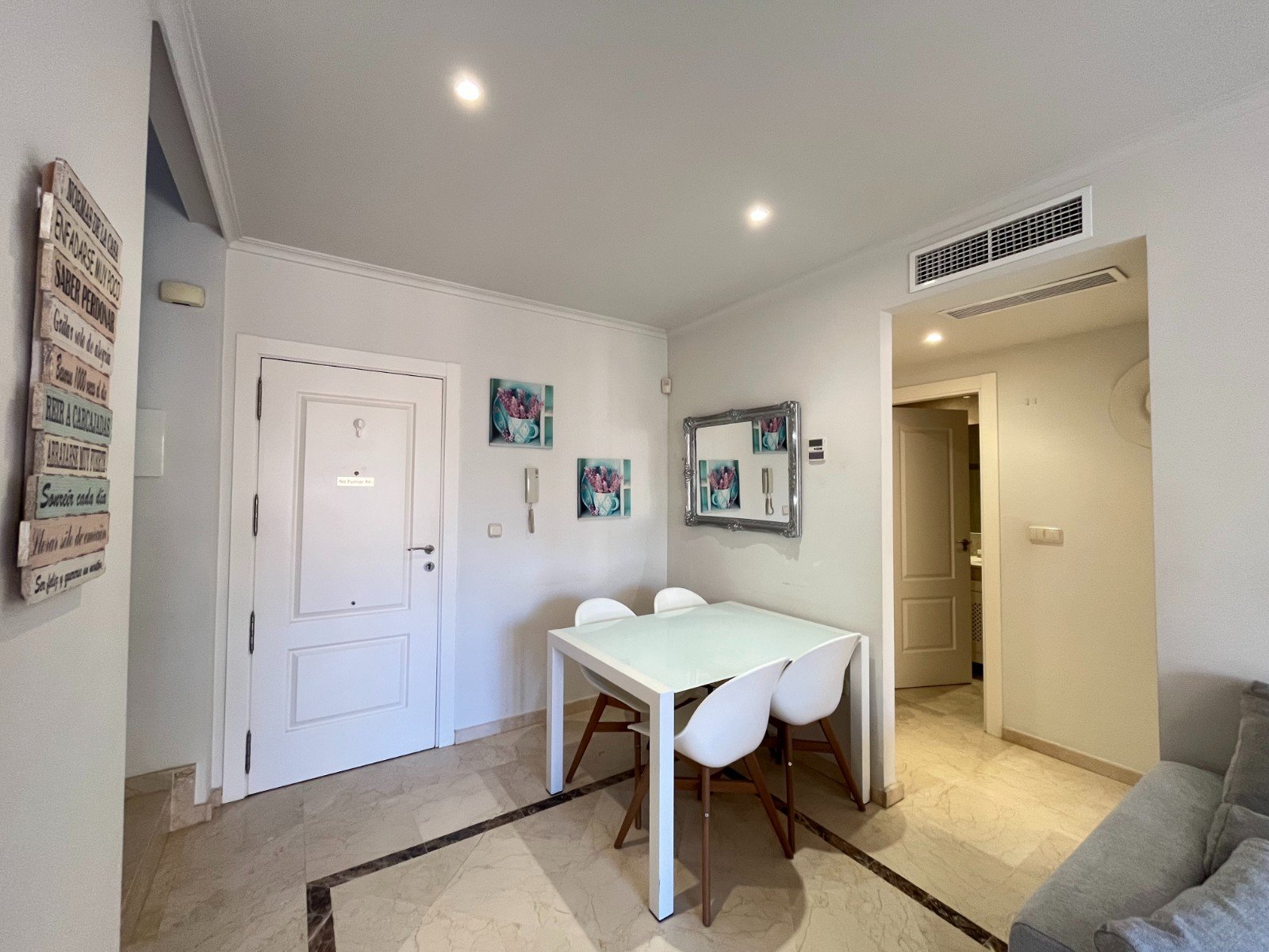 Modern apartment close to the beach with 2 bedrooms, 2 bathrooms, 2 terraces, underground parking space and communal pool