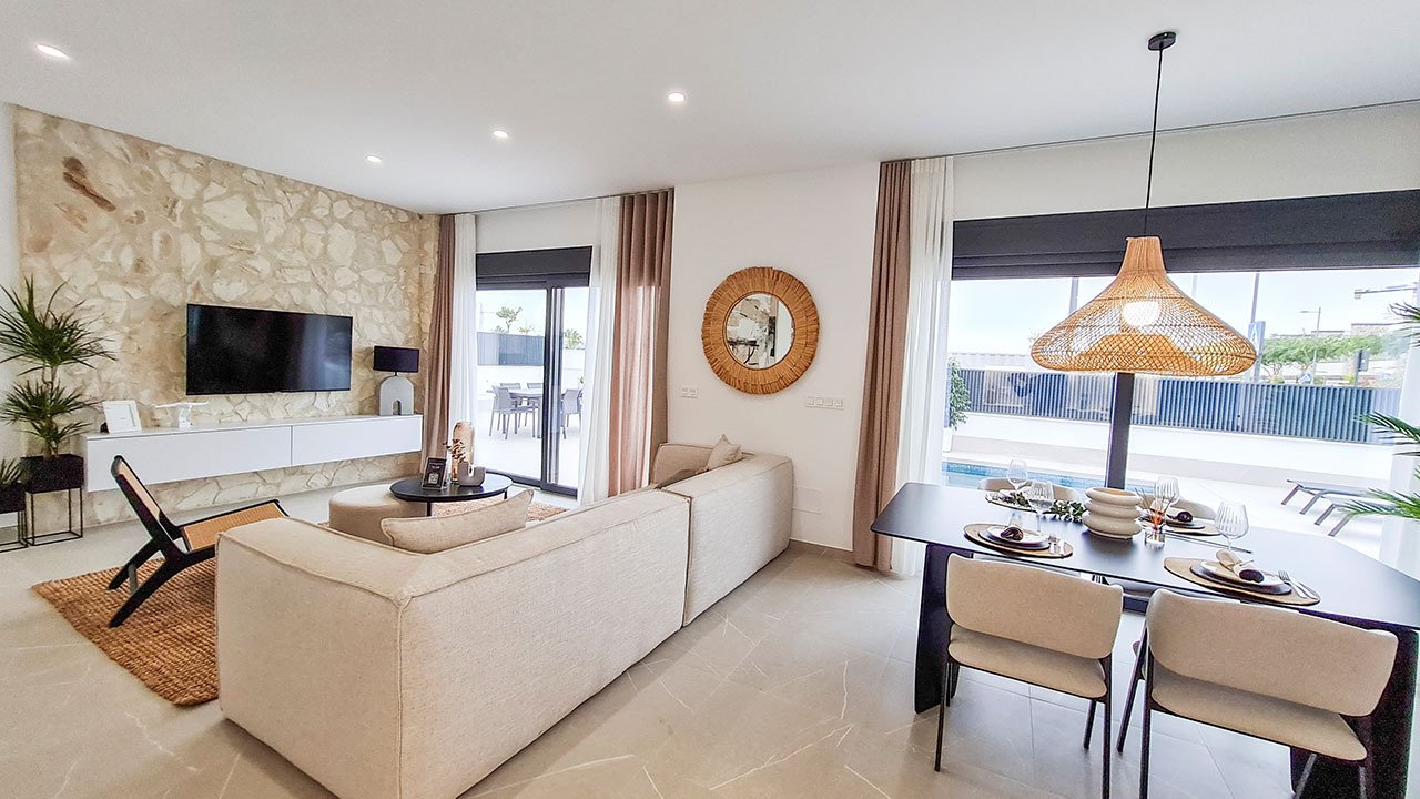 Villas with 3 bedrooms, 3 bathrooms, guest toilet, basement, roof terrace, fitted kitchens with white goods, private parking and private pool